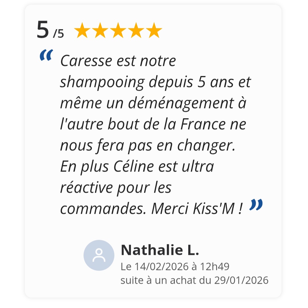 le nettoyant solide tout en un visage corps cheveux et démêlant best-seller Kiss-M pour otute la famille et peau sensible